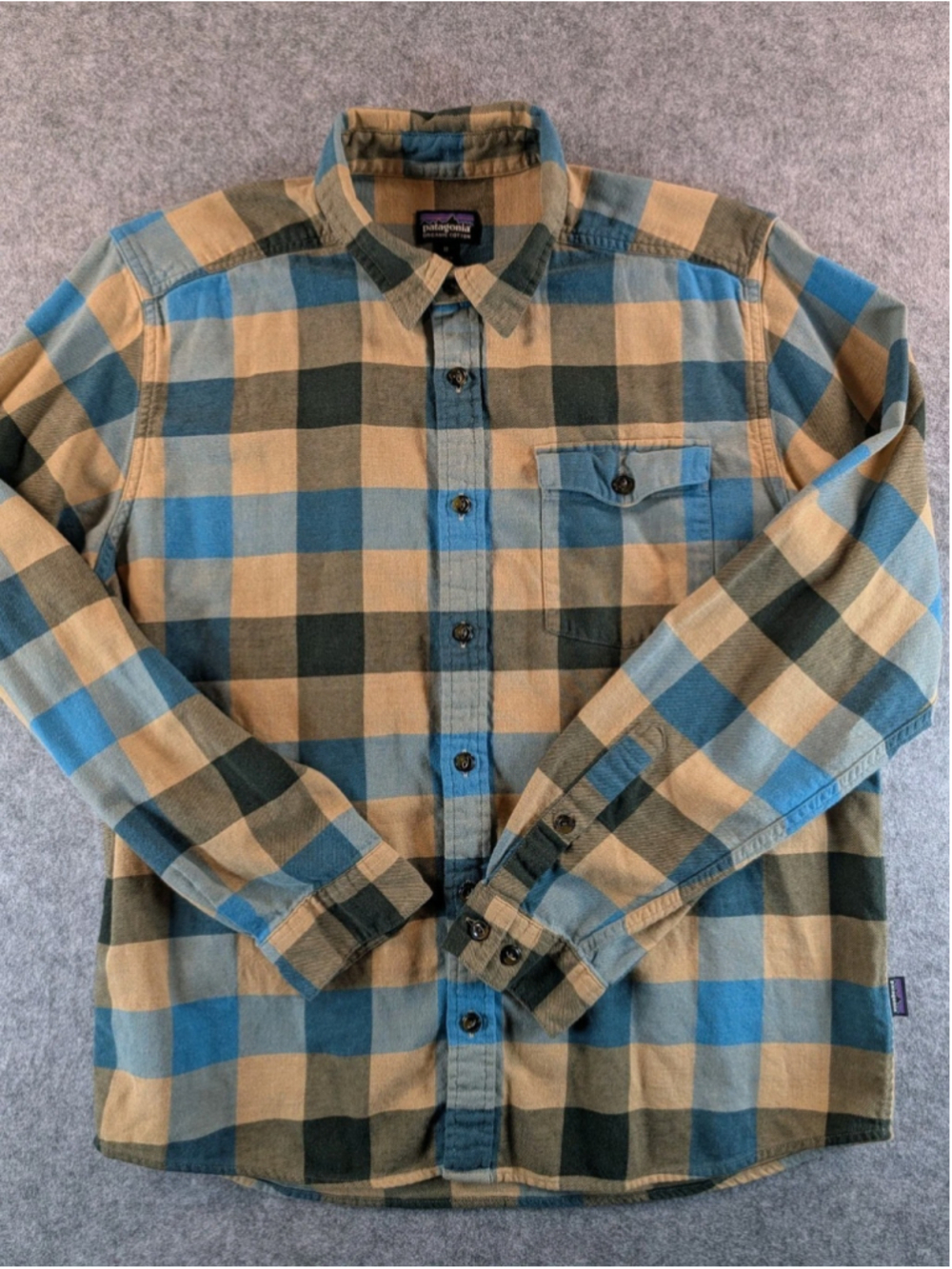 Patagonia Men's Medium Lightweight Fjord Flannel Shirt Organic Cotton